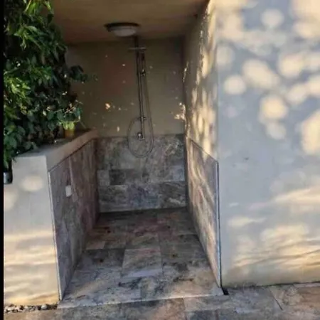 Villa Magnifique Avec Piscines Et Cuisine D'ete *