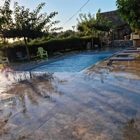 Magnifique Avec Piscines Et Cuisine D'ete *